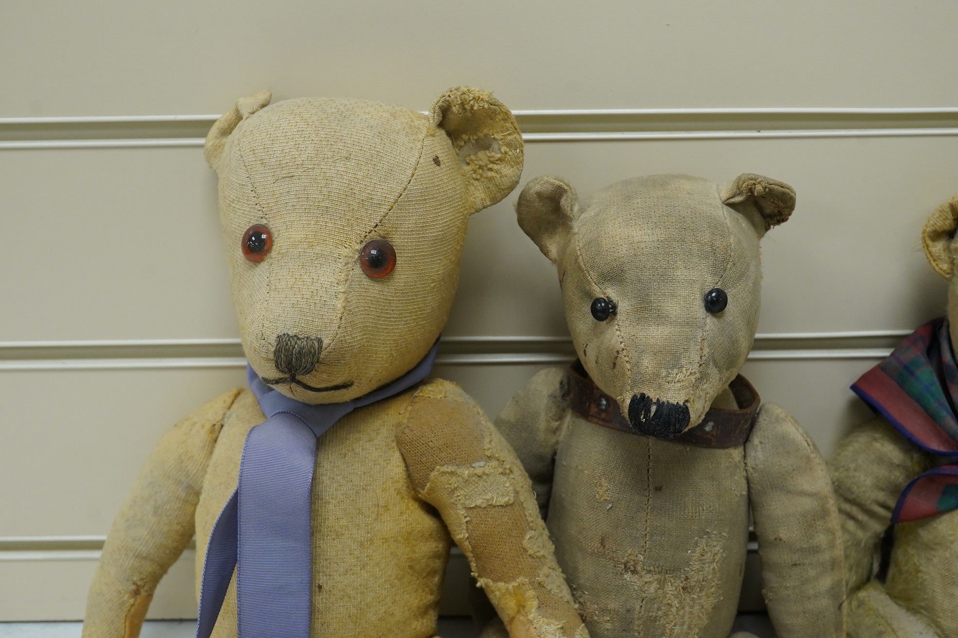 Four bears with restoration and hair loss, two 1920's and two 1950's. Condition - poor.